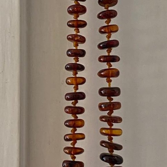 SALE! Gradated Amber Flat Bead Necklace Mid Century Modern - Picture 3 of 6